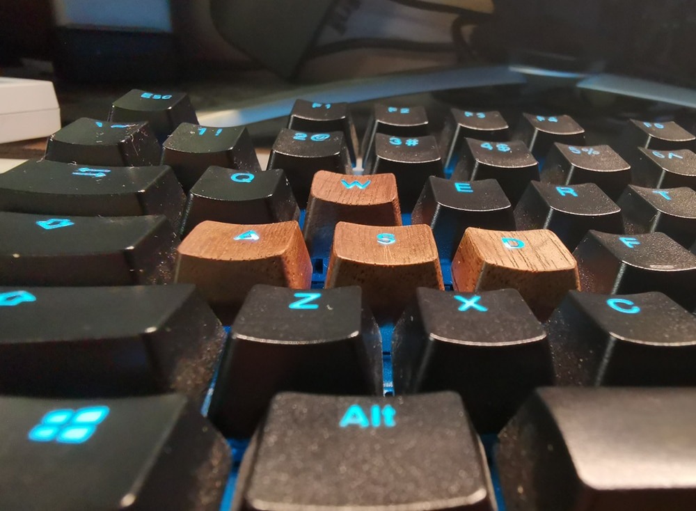 black-walnut-solid-wooden-backlit-keycap_description-13 black-walnut-solid-wooden-backlit-keycap_description-13